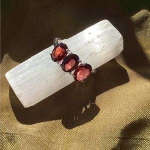 Mozambique Garnet 3 Stone Ring in Sterling Silver, Size 6.0, 2.60 ctw